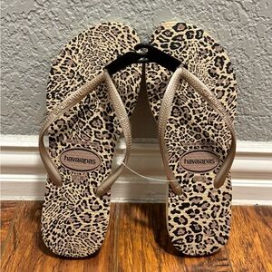 Havaianas Women's Leopard Print Flip Flops - Tan